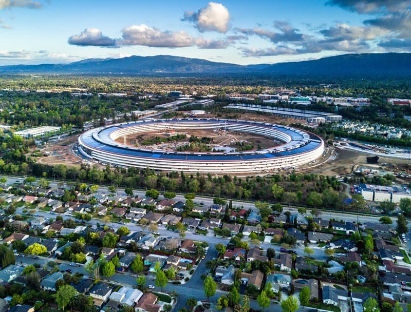 Aerial view of Silicon Valley and Apple campus. By Uladzik Kryhin/Shutterstock.com