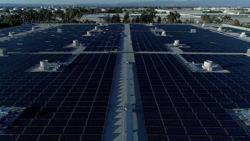 American Honda&rsquo;s Torrance, Calif. campus features more than 6,000 solar panels. (PRNewsfoto/Honda)