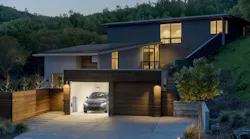 Mercedes-Benz Energy and Vivint Solar team up to bring automotive battery innovation to the U.S. residential solar market. (PRNewsfoto/Vivint Solar)