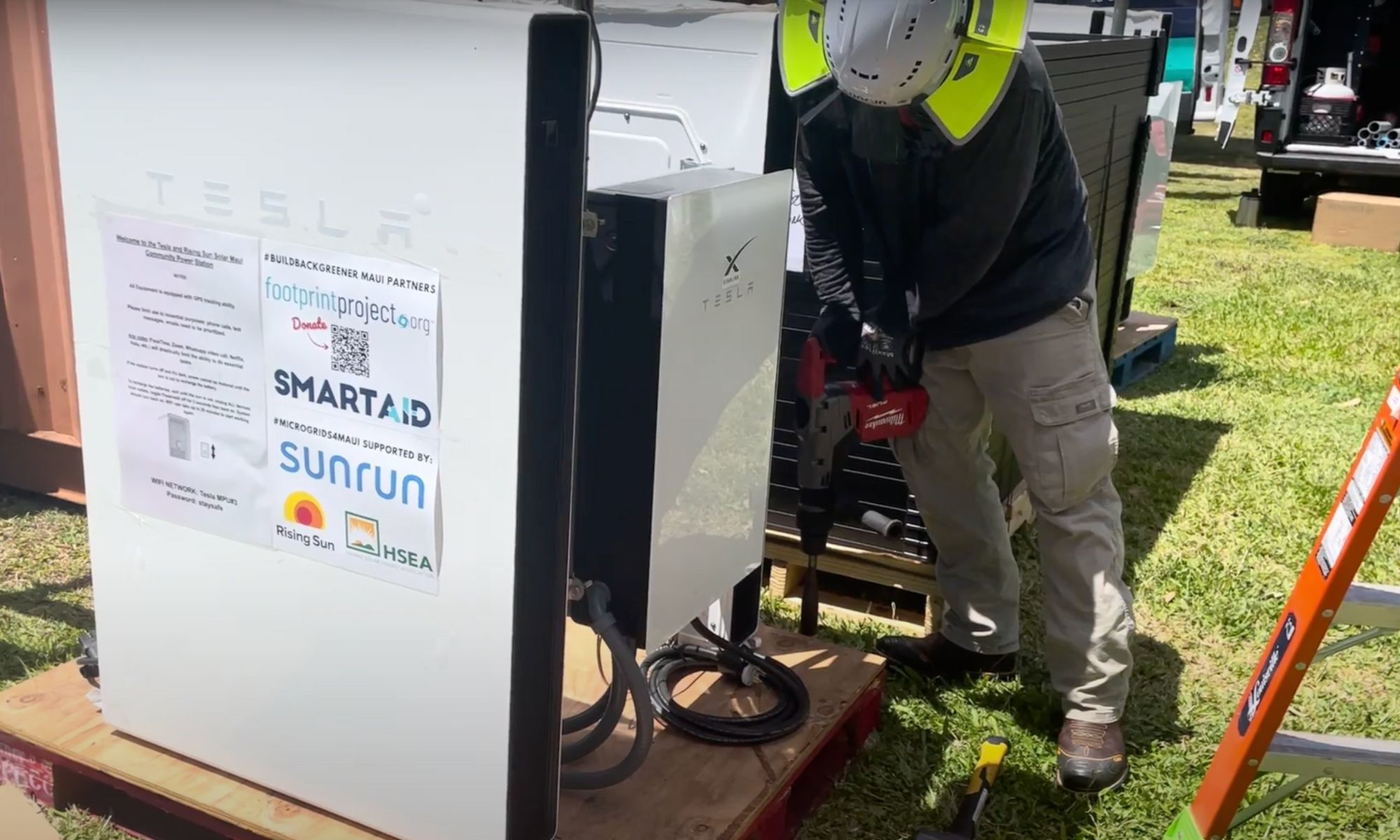 A palletized mobile microgrid at Napili Park, north of Lahaina, Hawaii. (Source: Footprint Project)