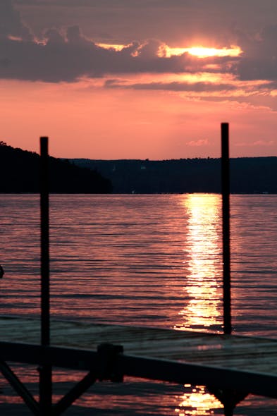 Sunset on Lac-M&eacute;gantic. (Source: Nick Boulay / Shutterstock.com)