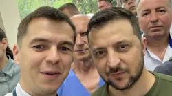 Ukraine President Volodymyr Zelensky with 'solar doctor' Dmytro Fedorenko, head of the intensive care unit at Mykolaiv Oblast Hospital in Mykolaiv. Image credit New Use Energy