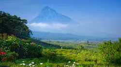 View of a volcano in the Virunga National Park in the eastern part of the Democratic Republic of Congo, Africa. (Source: Marian Galovic/Shutterstock.com)