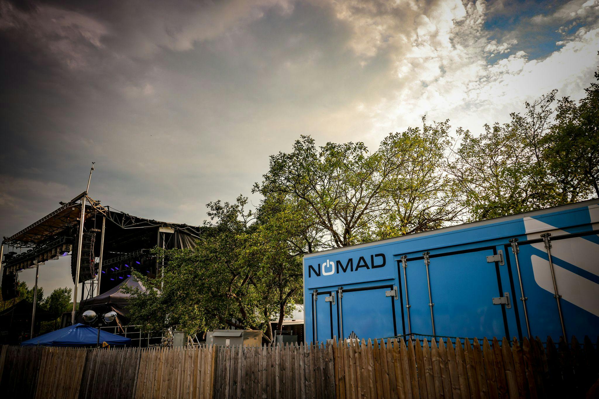 66950a038e1a8c24be455a0d Guster Nomad