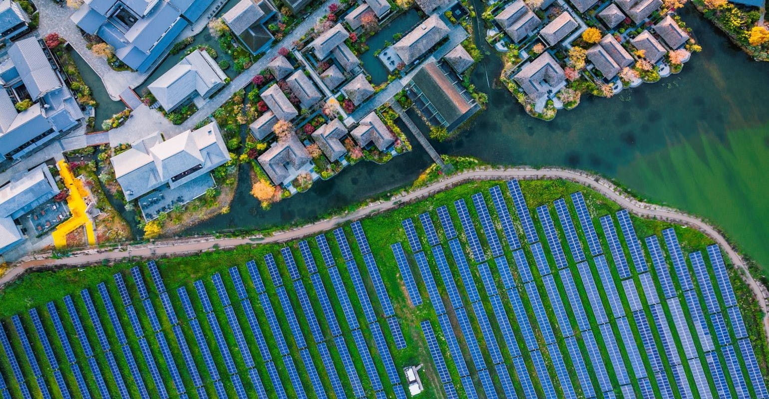 aerialsolarpowerstationmodernbuildingsgettymgderem