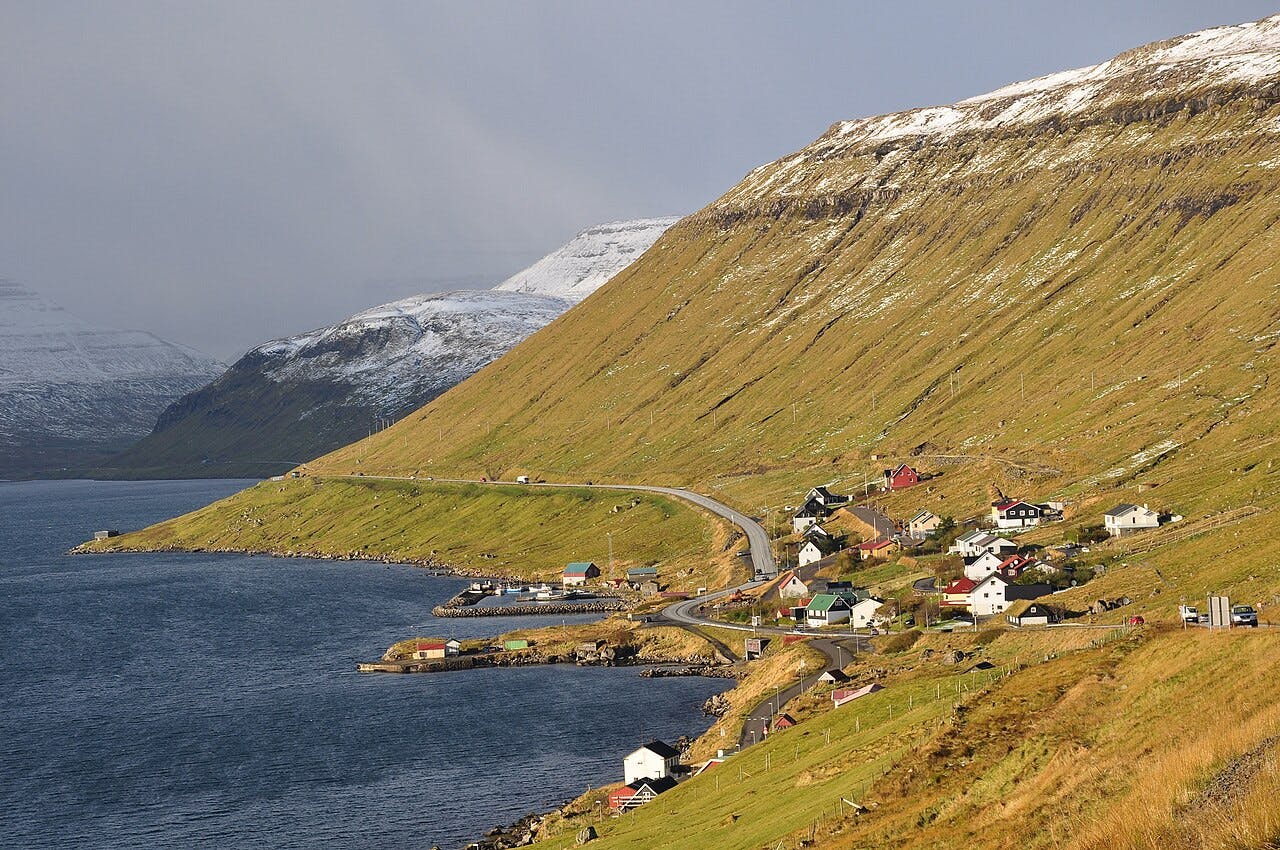 Shoreline image of Faroe Islands credit By Vincent van Zeijst - Own work, courtesy Wikimedia Commons