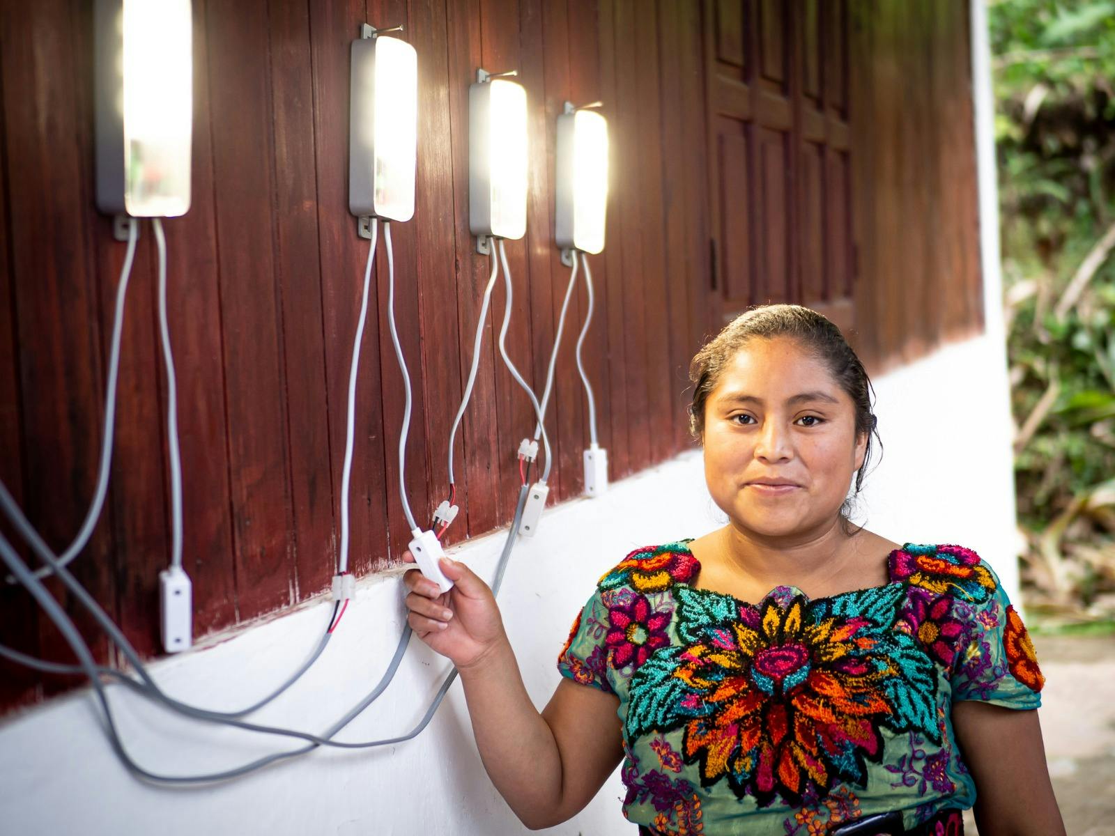 Cristina achieves her first installation practice. Image credit Barefoot College Guatemala