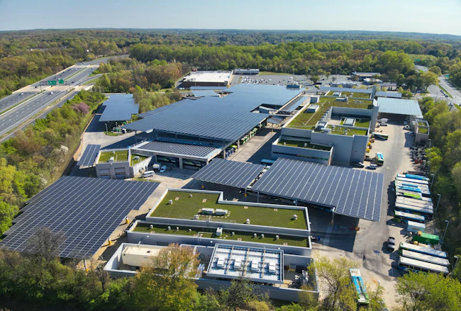 The David F. Bone Equipment Maintenance & Transit Operation Center (EMTOC) in Derwood, Maryland (Image courtesy of AlphaStruxure).