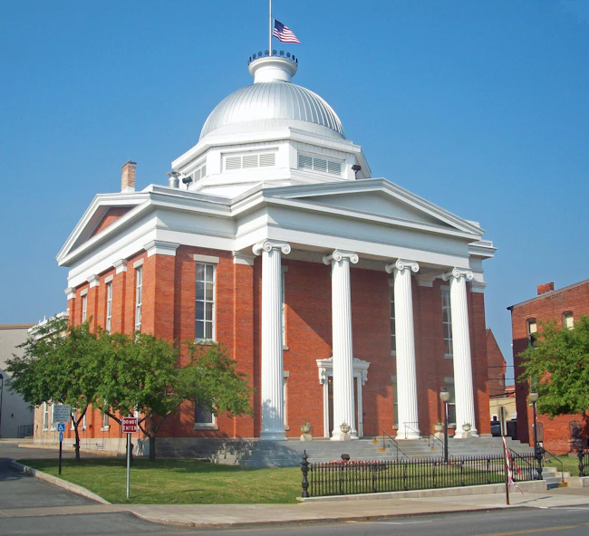 Wayne County Courthouse. Image credit Daniel Case, CC BY-SA 3.0/courtesy Wikimedia Commons