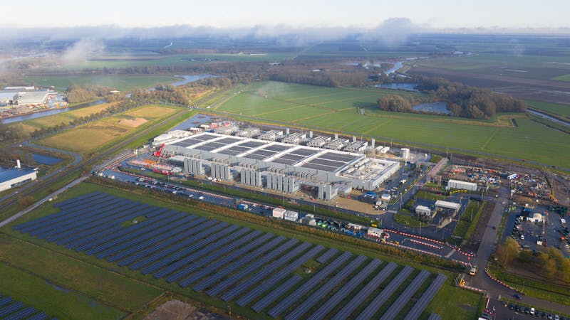 6a7b633fa84cabcba0fe9107 Energy Data Centers Dreamstime